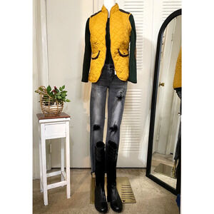 Hollyland Women's Quilted Mustard Lightweight Sleeveless Vest Small